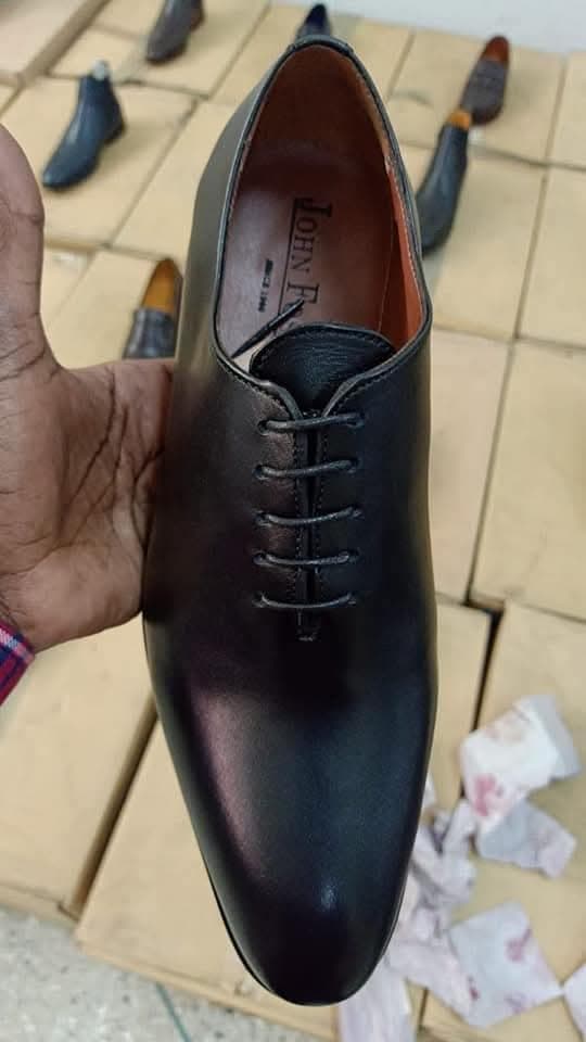 Chaussures d'occasion - petites annonces au Sénégal