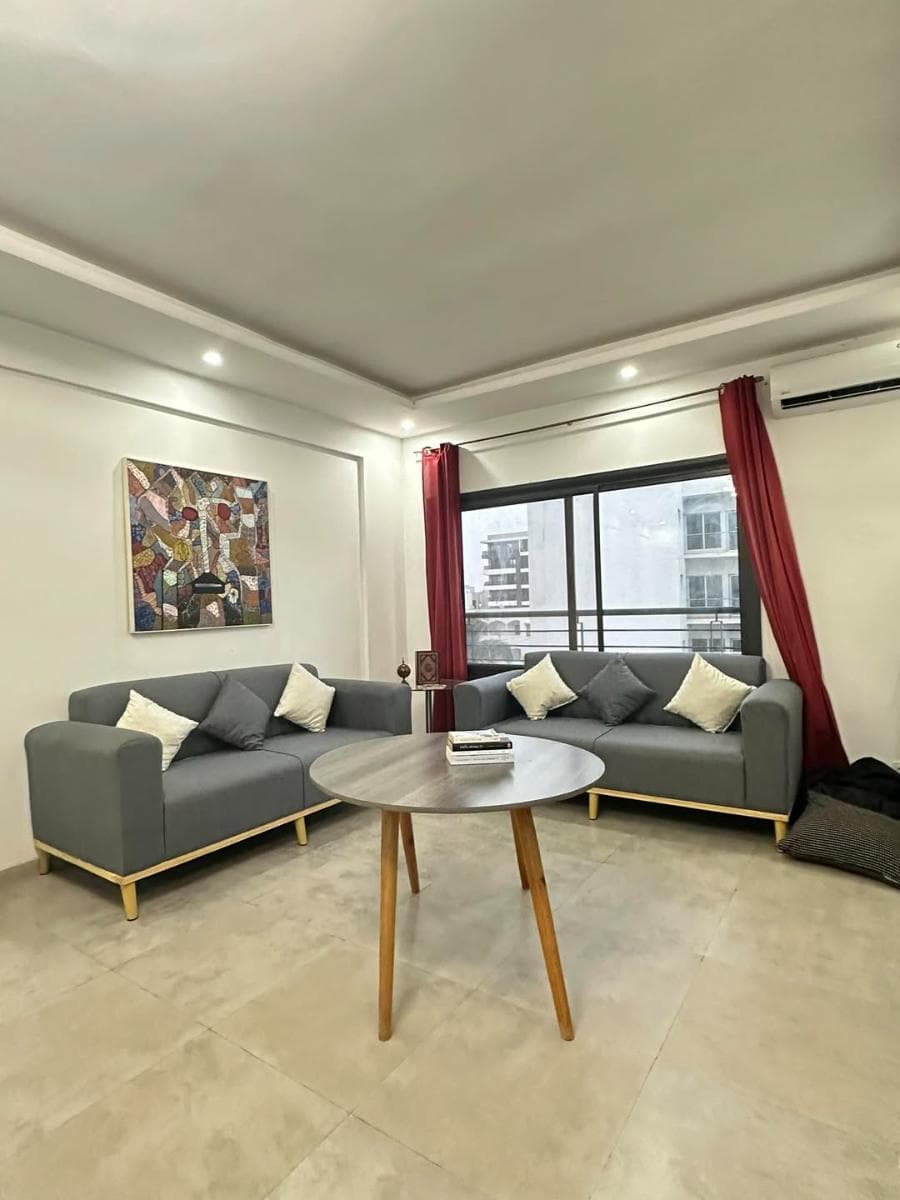 Très beaux canapés moderne état excellent, design élégant et confortable. - petites annonces au Sénégal